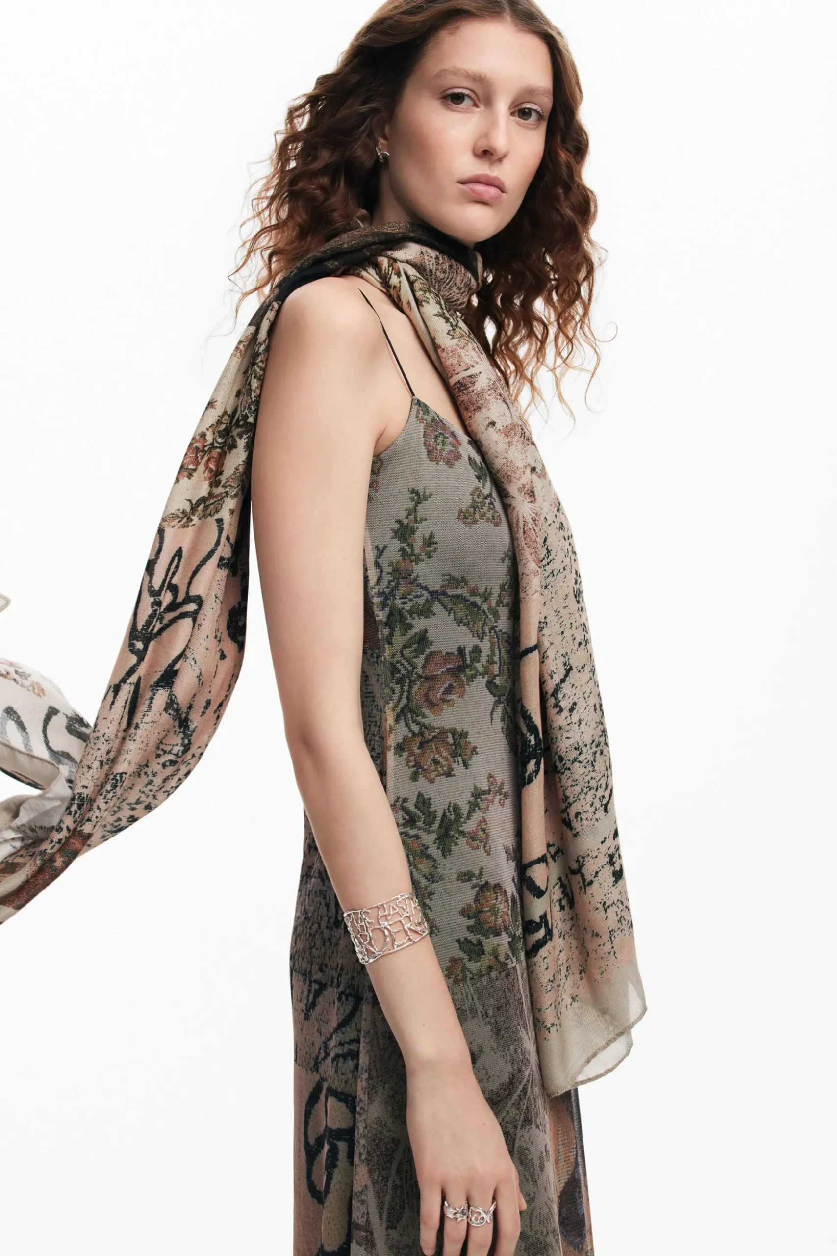 Tapestry scarf