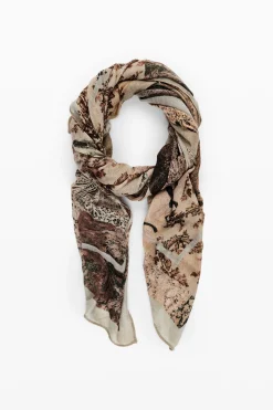 Tapestry scarf