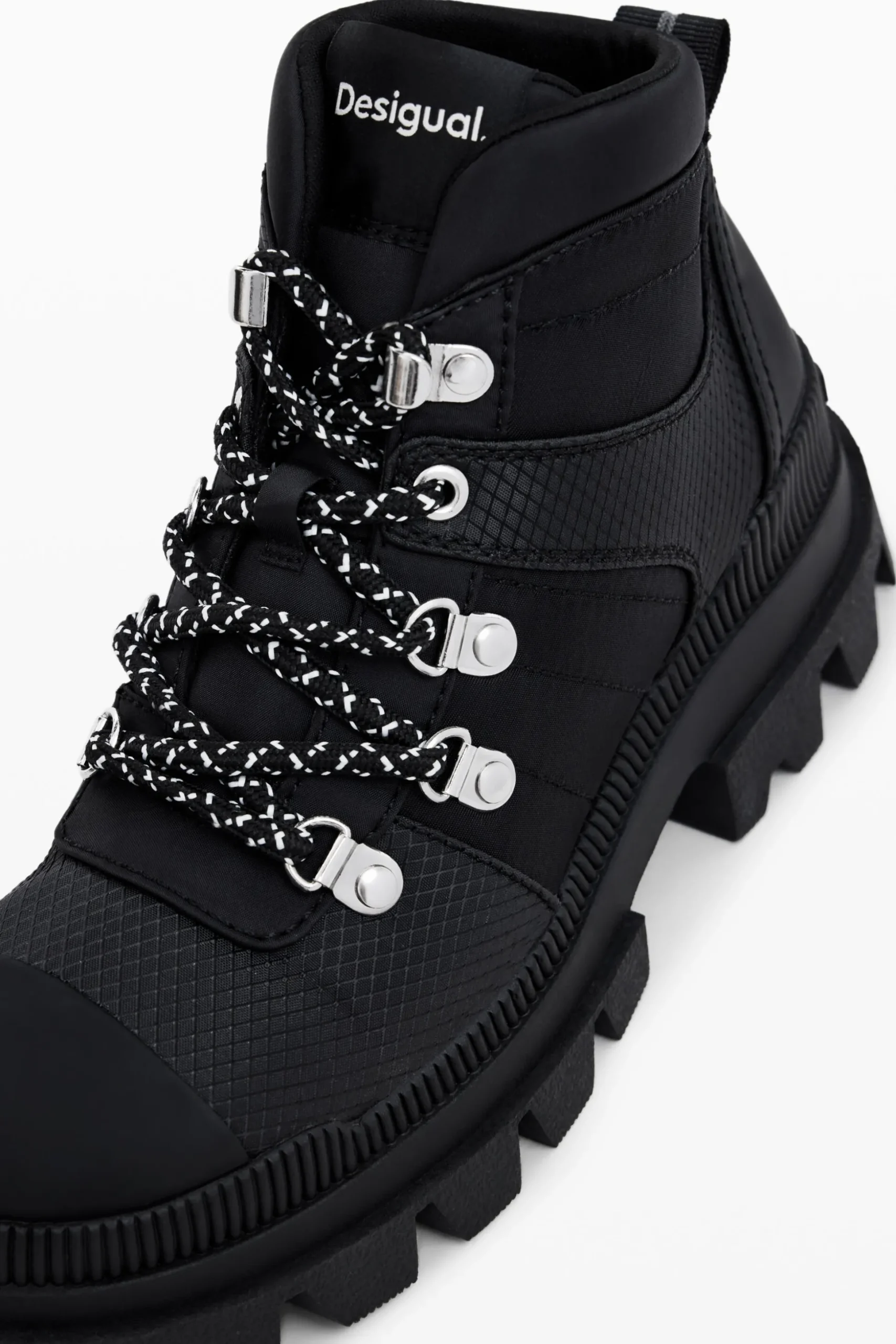 Track boot