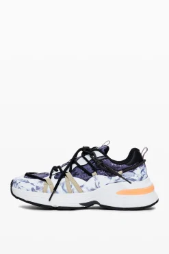 Trekking shoe