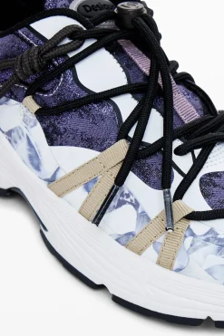 Trekking shoe