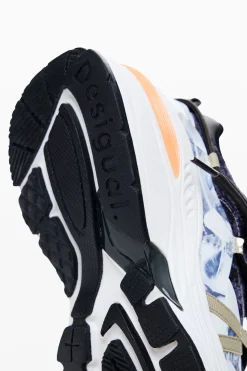 Trekking shoe