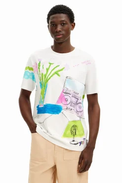 T-shirt with printed drawings