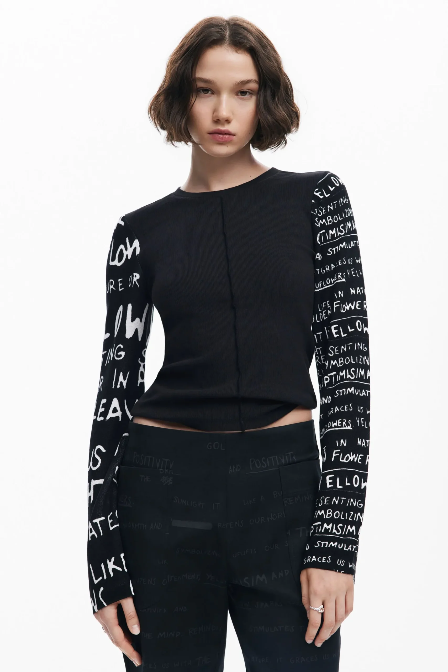T-shirt with printed sleeves