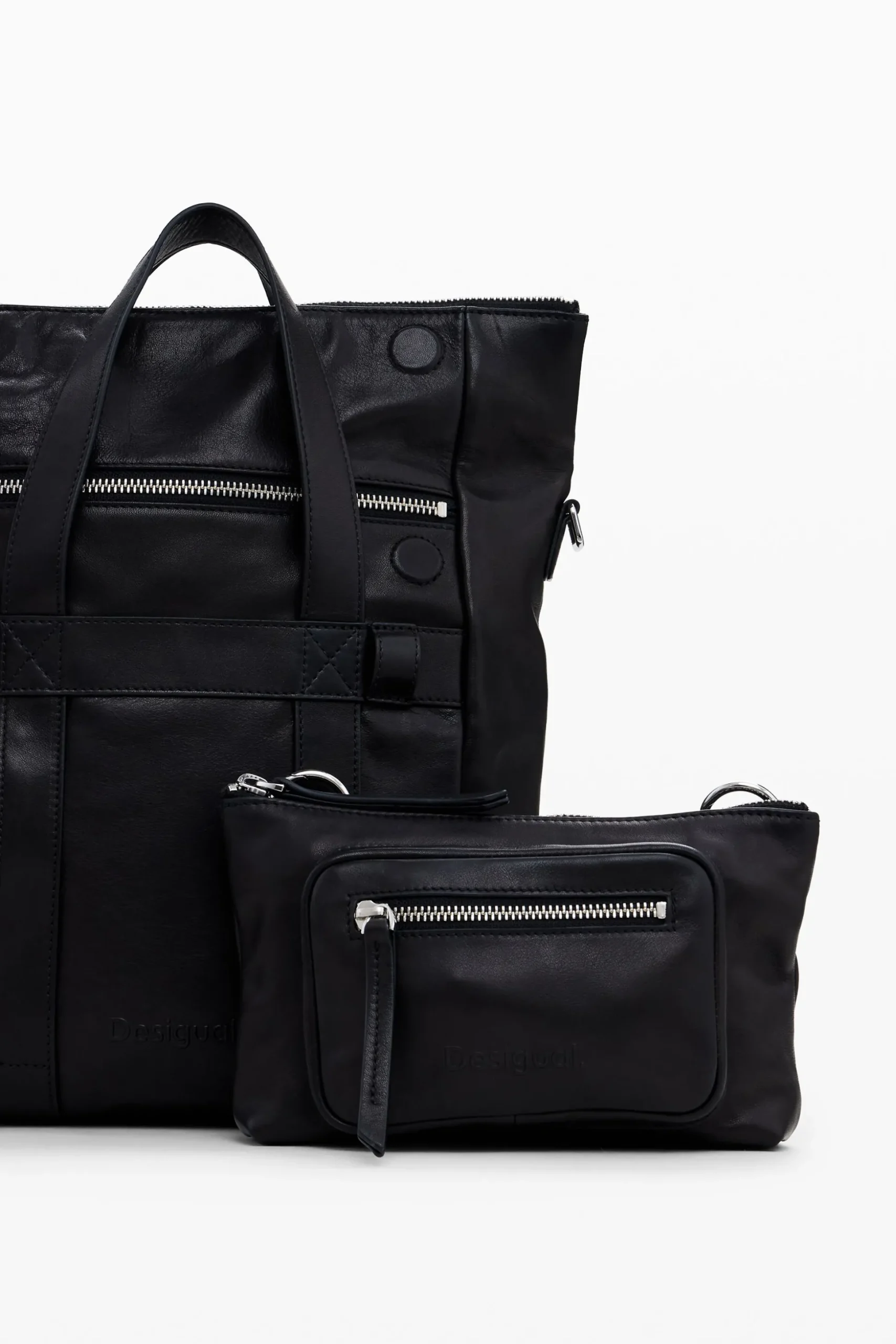Voyager M leather backpack