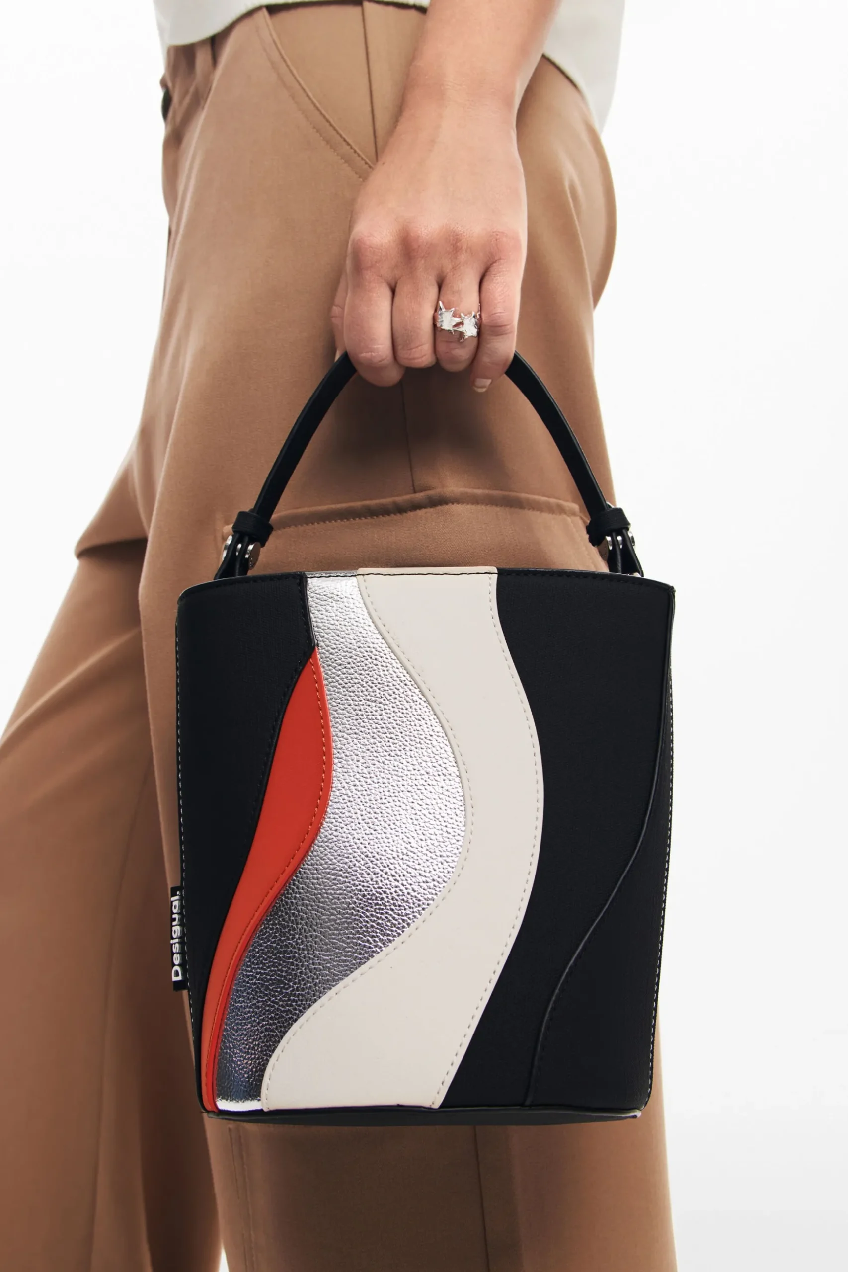 Wave shoulder bag