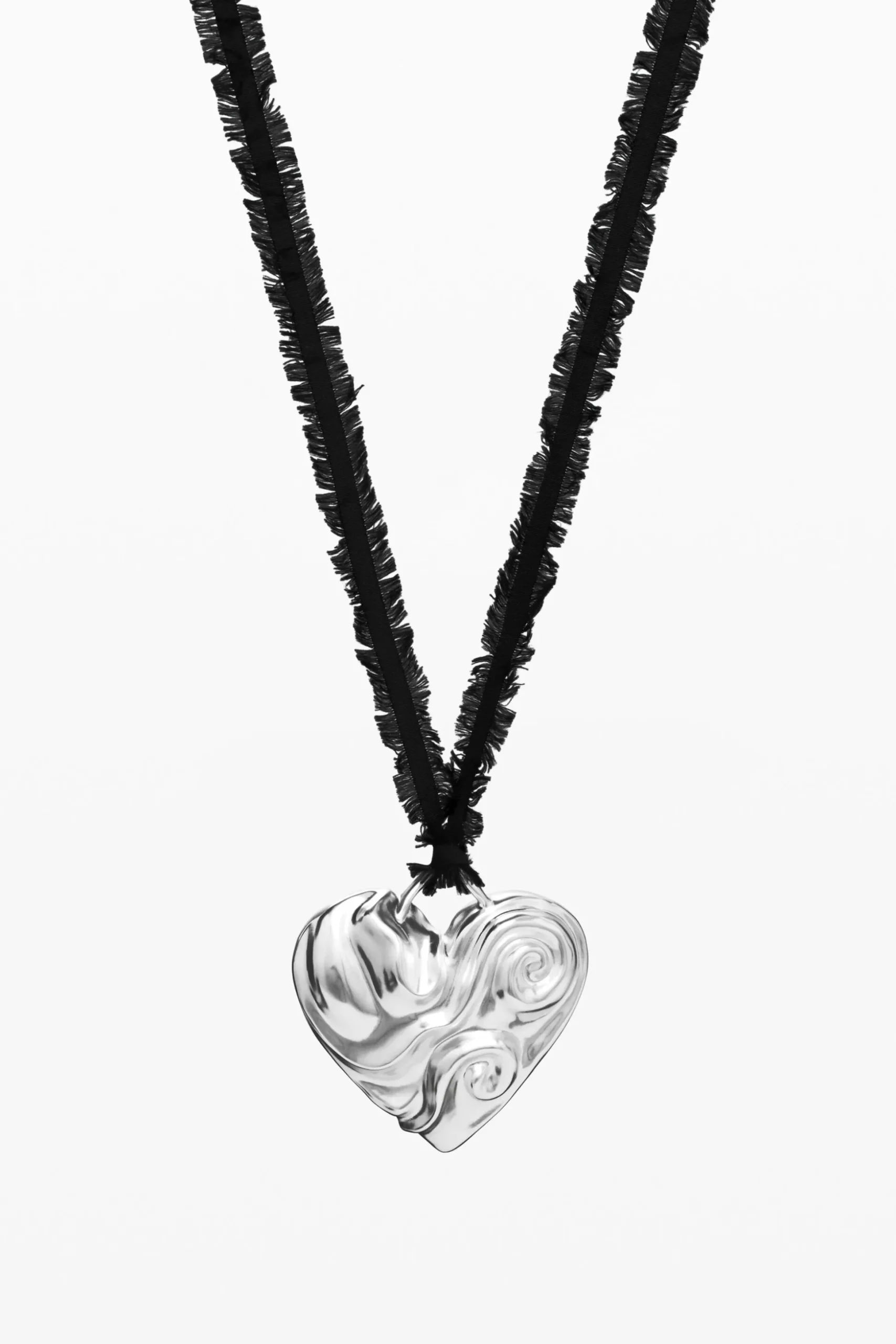 Zalio silver-plated heart pendant with ribbon